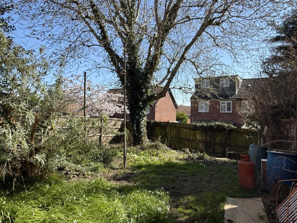 Lot: 84 - HOUSE IN NEED OF IMPROVEMENT - Rear Garden of Semi-Detached House for Modernisation